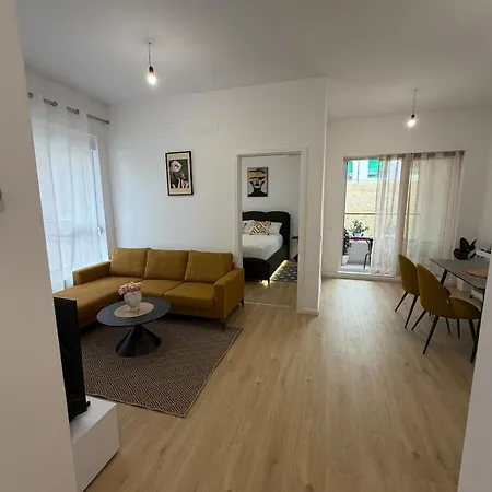 Hello Sunshine Appartement Tirana